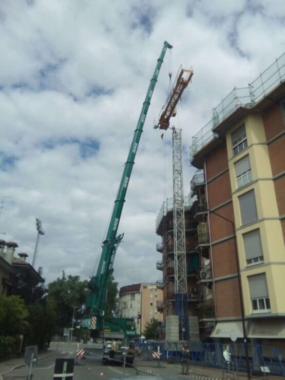 Montaggio Gru a Mantova 31/05/2016 | Macchedil Online Store