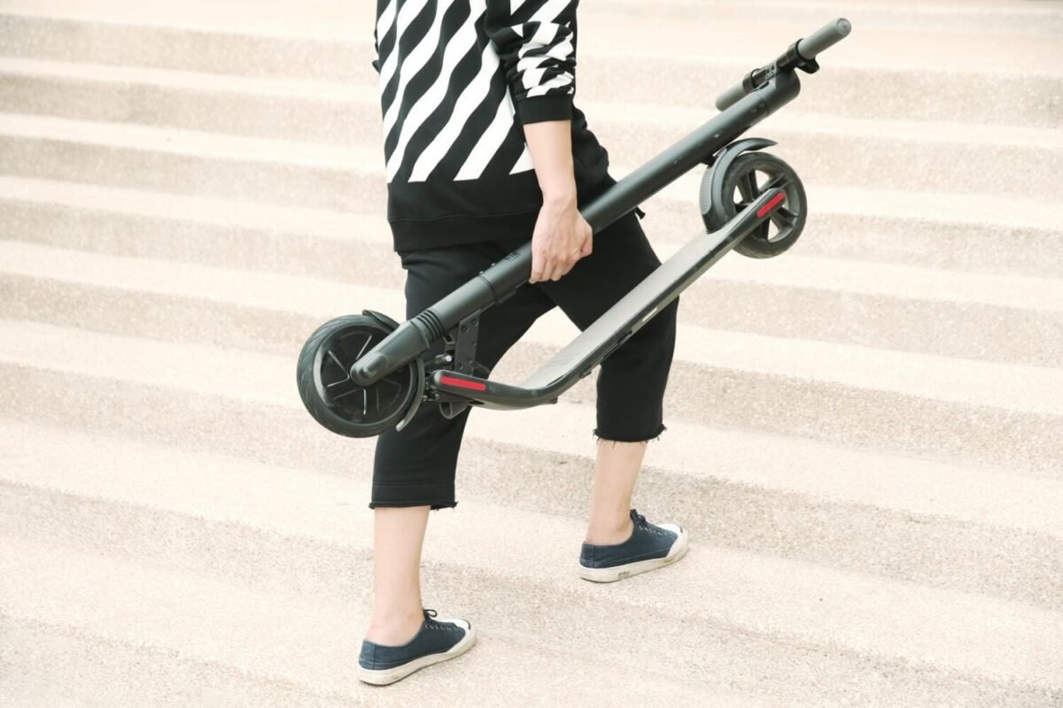 Monopattino elettrico Segway_ mezzo di micromobilità elettrica - immagine 3