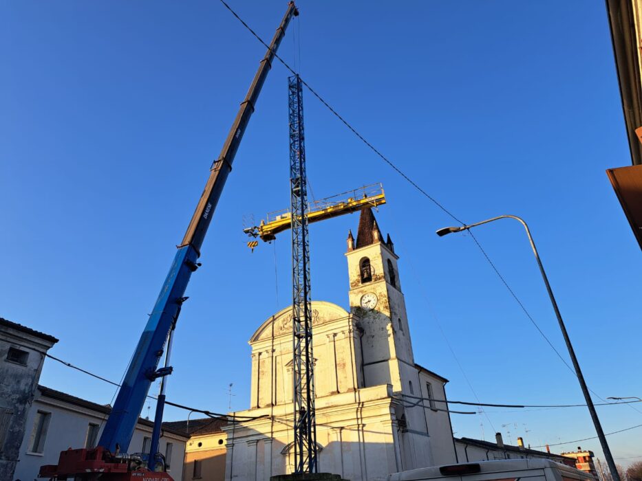 montaggio gru a rotazione alta macchedil