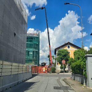 Sollevatore telescopico o gru edile