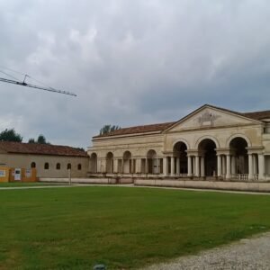 Gru a noleggio a Palazzo Te – Mantova